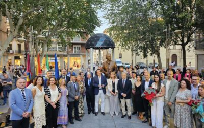 Alhaurín el Grande y La Baltasara presentes en la inauguración de la escultura de Antonio Gala en Córdoba