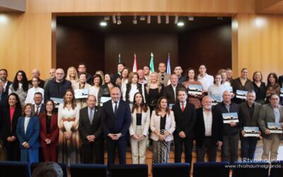 Alhaurín el Grande conmemora el Día de la Constitución reconociendo a las empresas locales con más de 50 años de trayectoria