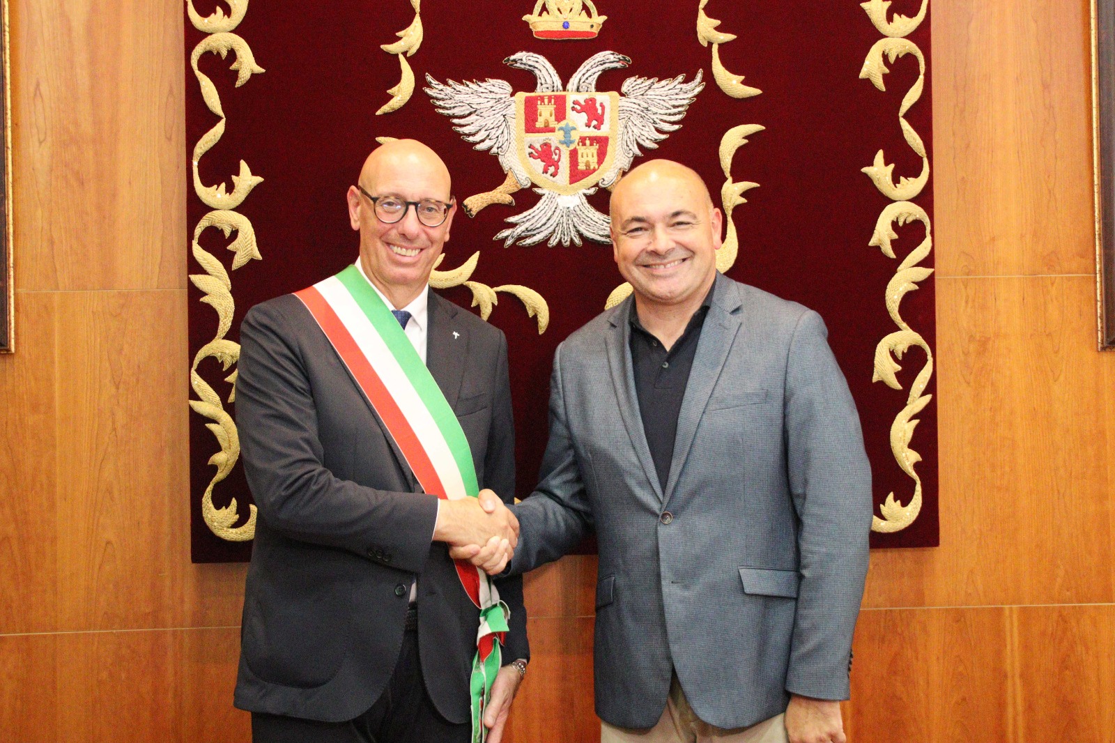 Alhaur&iacute;n el Grande y Gualdo Tadino sellan oficialmente su hermanamiento para reforzar los lazos de cooperaci&oacute;n entre ambos municipios