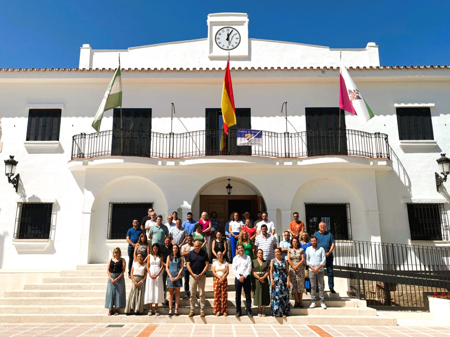 El Ayuntamiento de Alhaur&iacute;n el Grande guarda un minuto de silencio en memoria de las v&iacute;ctimas del incendio de Los Gallardos