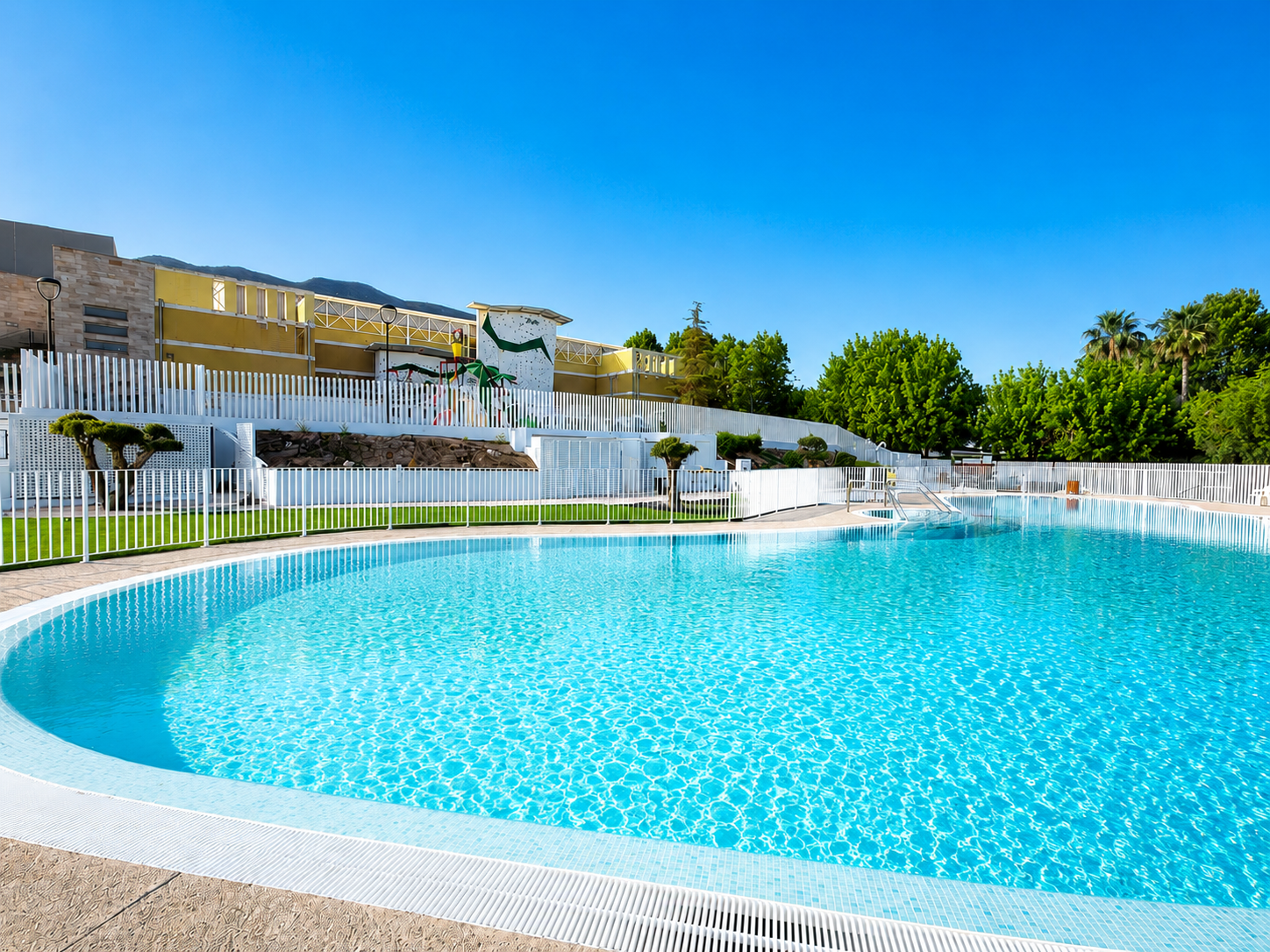 Aumenta el aforo diario en las piscinas municipales de Alhaurín el Grande por alta demanda