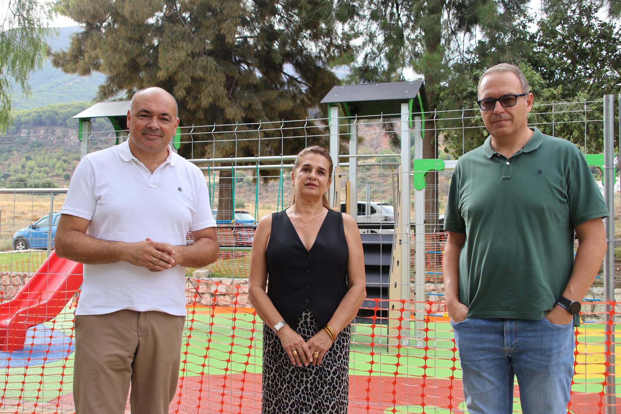 El Ayuntamiento renueva en una primera fase siete parques infantiles de Alhaurín el Grande