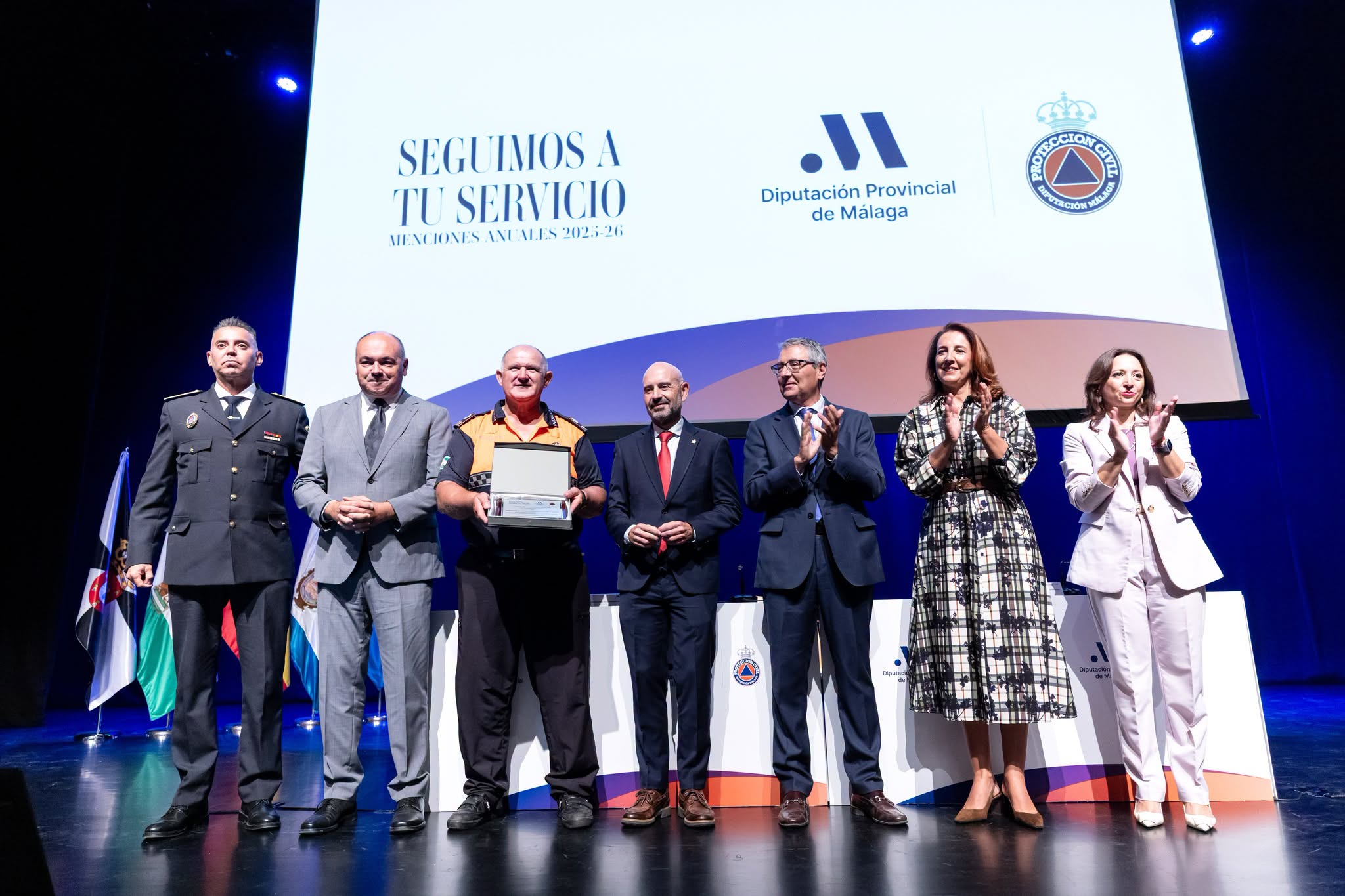 Protección Civil de Alhaurín el Grande recibe el reconocimiento de la Diputación de Málaga por sus 30 años de servicio